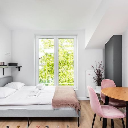 Smart Apartments - Old Town & Main Train Station - By Upstairs Краків Екстер'єр фото