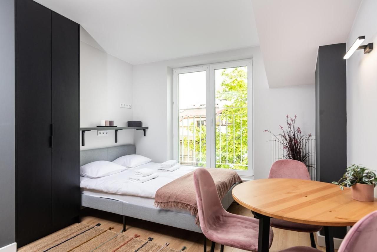 Smart Apartments - Old Town & Main Train Station - By Upstairs Краків Екстер'єр фото