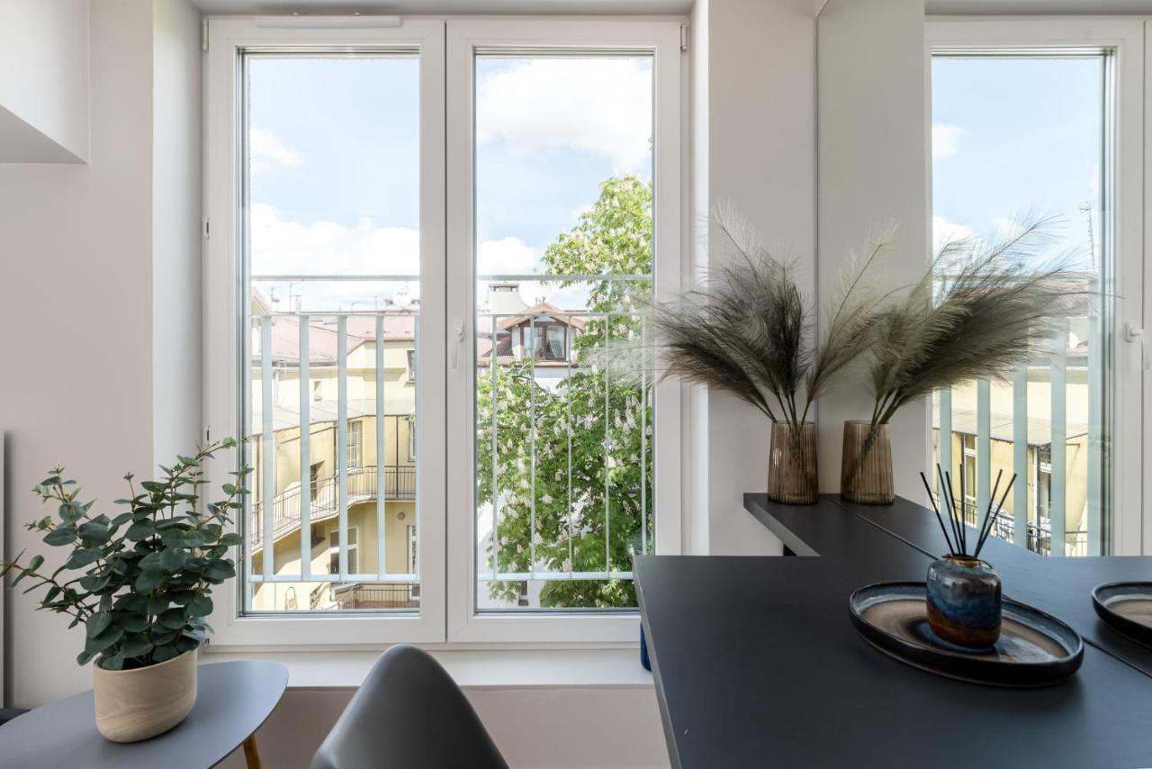 Smart Apartments - Old Town & Main Train Station - By Upstairs Краків Екстер'єр фото